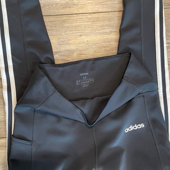 Women’s adidas leggings size medium - Picture 2 of 2